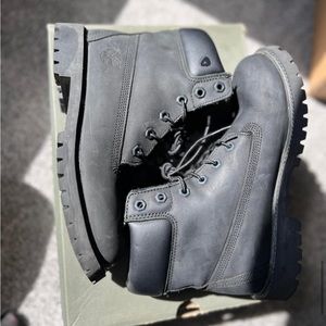 Size 6 Juniors. Black timberlands
